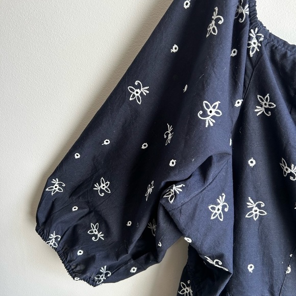 LANE BRYANT Off Shoulder Peplum Blouse Top Navy Blue White Embroidered Size 24 - Picture 9 of 15